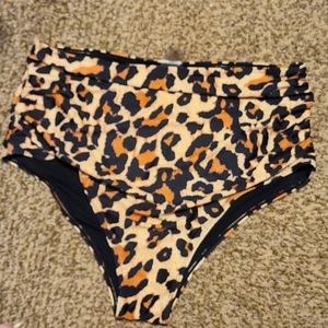 Leopard print bikini bottoms L high rise